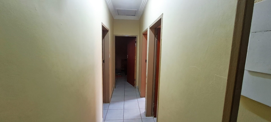 7 Bedroom Property for Sale in Ifafi North West